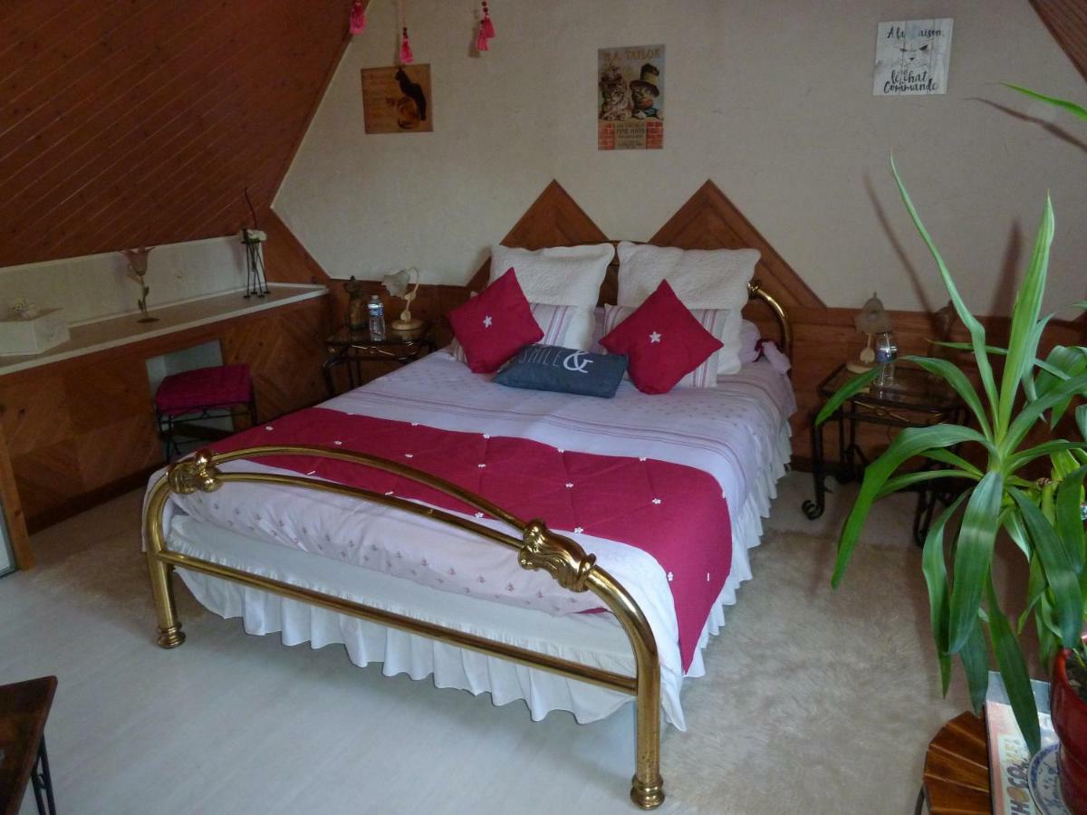 Les Alicourts Hostal Annebault Exterior foto